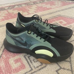 Men’s NIKE Superrep
